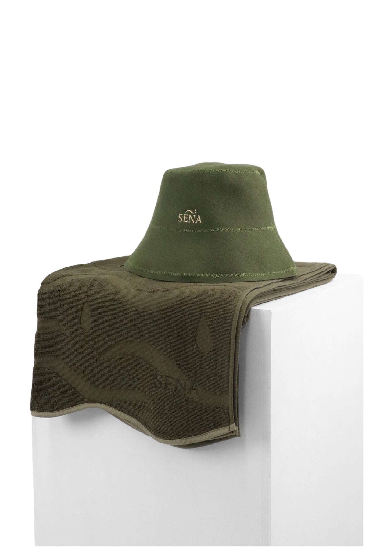 The Essential Ritual: SENA sauna hat and towel in Olive